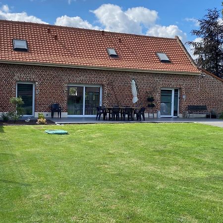 Вилла Le Domaine Des Saules Richebourg  Экстерьер фото